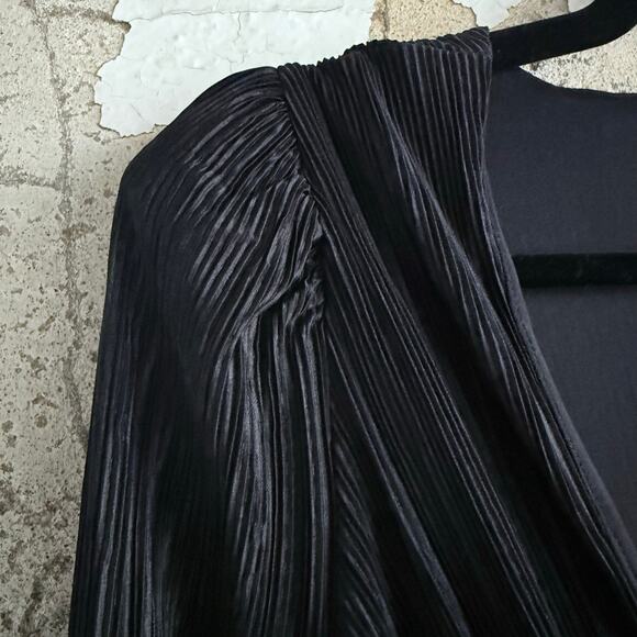 Halogen Mini Dress Plisse Pleased Surplice Long Sleeve Party Cocktail Womens M - Picture 4 of 9